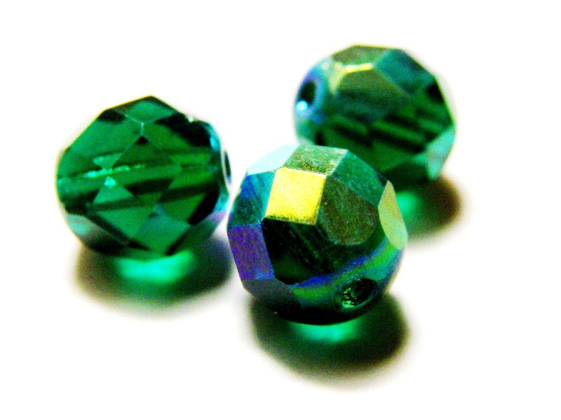 8 mm Round Faceted Fire-polished Czech Glass Beads - Emerald AB - 15 or 50 pc