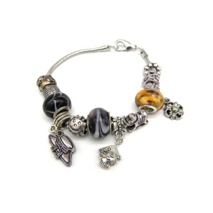 Medium-Sized Costume Jewellery Silver-Plated Charm... Medium-Sized Costume Jewellery Silver-Plated Charm...
