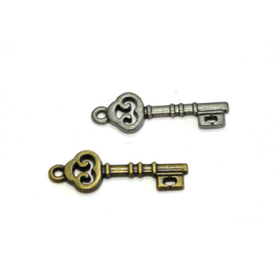 22 mm Vintage Key - Alloy Charms - Antique Gold or Antique Silver (pack of 2)