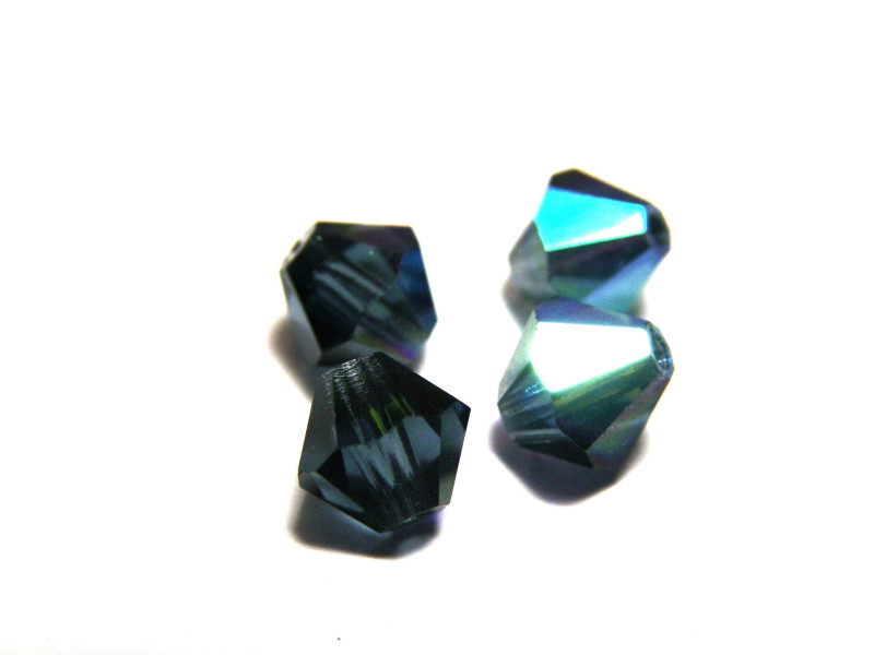 Tschechische Kristalldoppelkegel 6 mm - Montana Blue AB