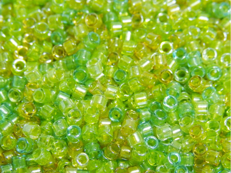 10g Runde Miyuki Delica Perlen 11/0 (1,6x1,3mm) - Sparkling Lemon Lime Mix DB 983