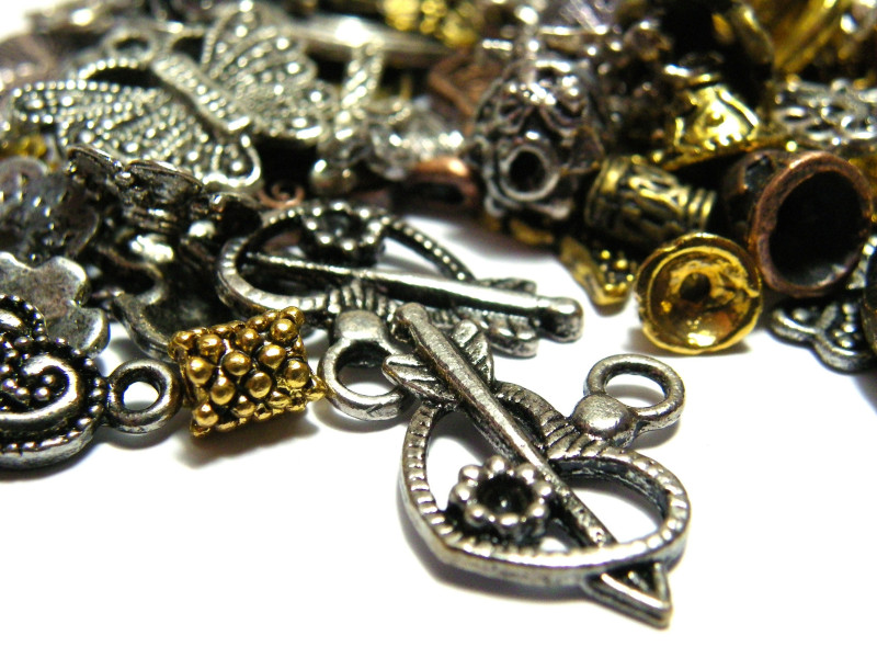 Large pack - 100g Mixed Alloy Metal Beads - Various Shapes and Colours (approx. 50 beads)