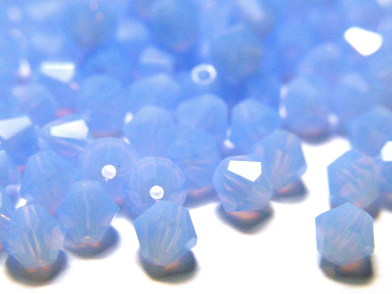 Tschechische MC Doppelkegelperlen, facettierte böhmische Kristallperlen - 4 mm - Blue Opal