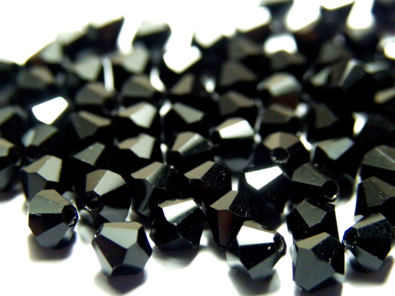 Tschechische MC Doppelkegelperlen, facettierte böhmische Kristallperlen - 4 mm - Jet Schwarz