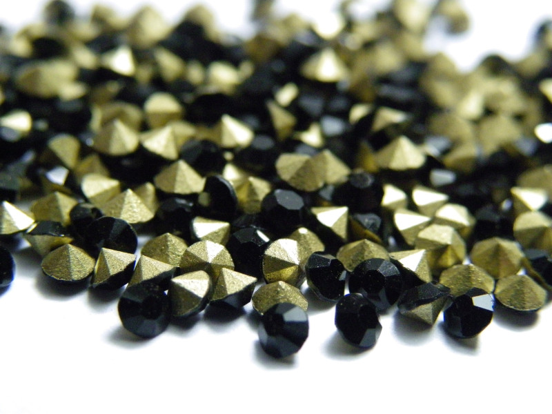 100 Pc. Grade A Back-Foiled Glass Rhinestone Chatons - Foil-Backed Diamond Shape - Choice of Sizes - Jet (Black)