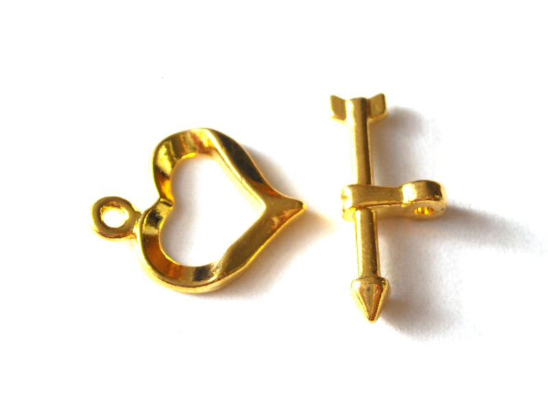 15 mm Heart and Arrow Toggle Clasp - Gold plated or Silver Plated (1 Clasp or 5 Clasps)