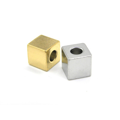 6x6 mm - 3 mm Bohrung - Würfelperlen aus Edelstahl - Silber- oder Goldfarben- 10 Stk.