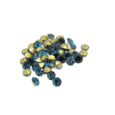100 Stk. Klasse AA Glas-Chatons - Verschiedene Größen - Blue Zircon