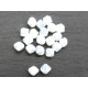 Tschechische geschliffene Glas-Doppelkegelperlen 6 mm - White Opal (24 Perlen)