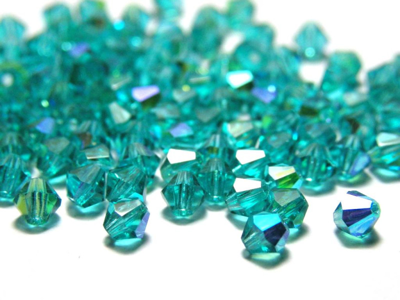 4 mm Tschechische MC Doppelkegelperlen, facettierte böhmische Kristallperlen - Blue Zircon AB